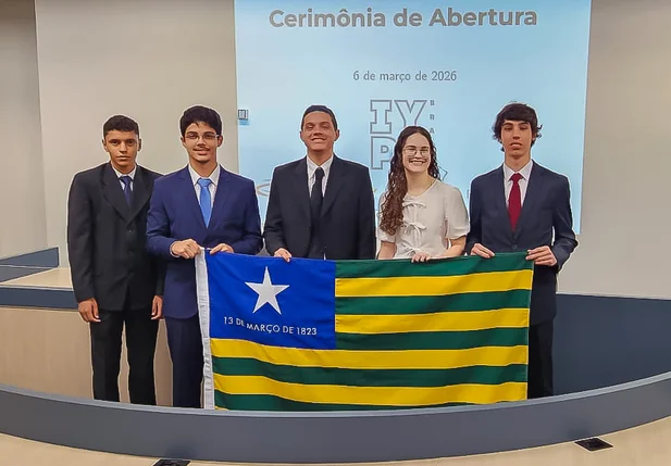 Equipe que representou o Piauí na final nacional do Torneio Internacional de Jovens Físicos, realizada no Instituto Tecnológico de Aeronáutica (ITA)