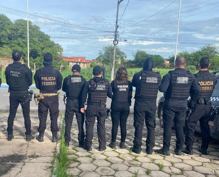 Equipes que cumpriram mandados judiciais
