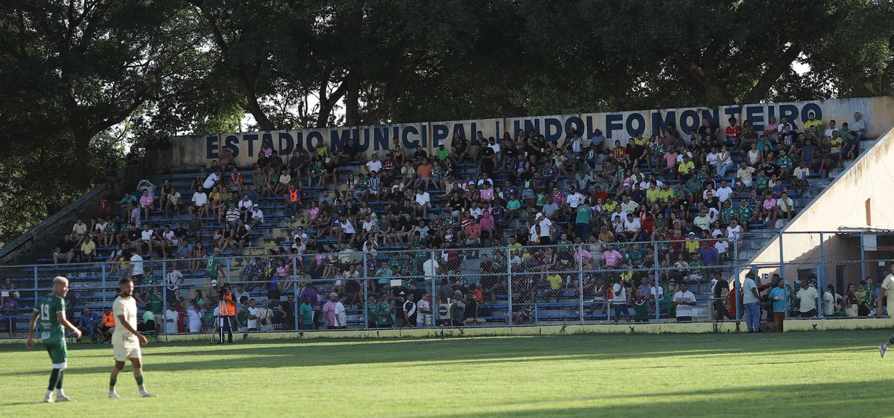 Estádio Lindolfo Monteiro