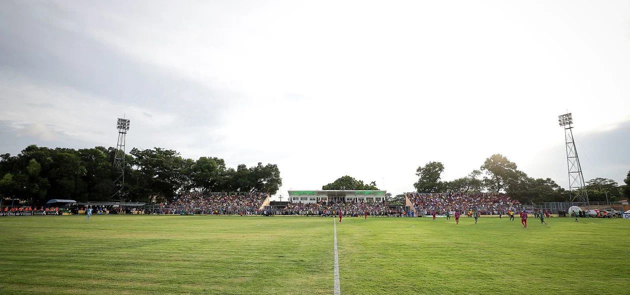 Estádio Lindolfo Monteiro