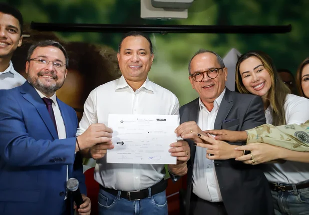 Evaldo Gomes se filiou ao PT