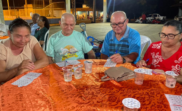 Evento reuniu idosos do município em uma noite marcada por momentos de descontração
