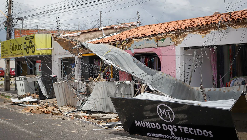 Fachada completamente destruída