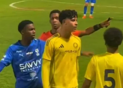 Filho de Cristiano Ronaldo se envolve em discussão e recebe cartão em jogo da base do Al-Nassr