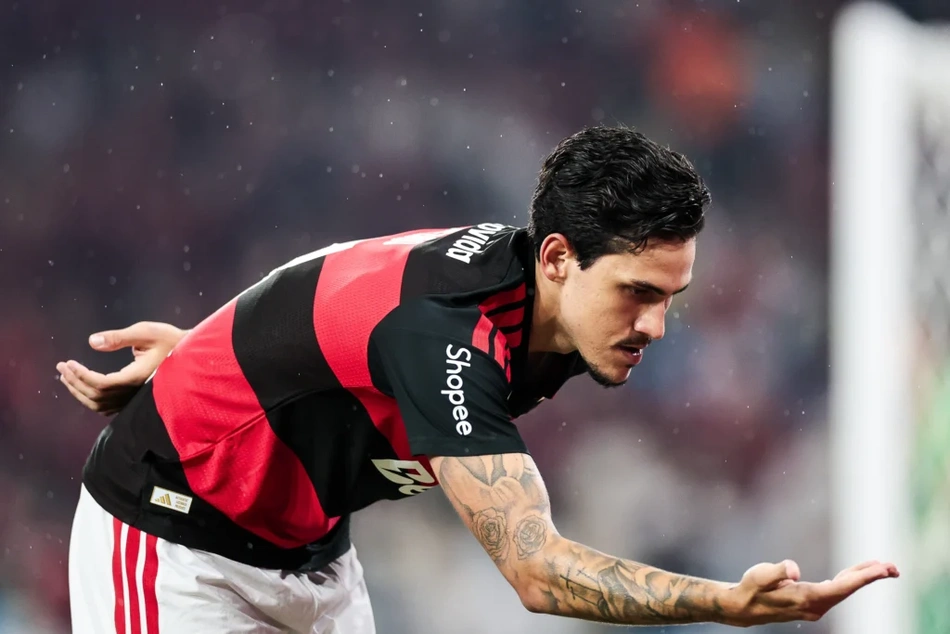 Flamengo vence Cruzeiro com gol de Pedro