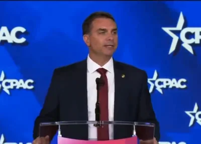 Flávio Bolsonaro em discurso nos EUA