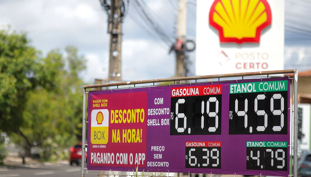 Gasolina comum a R$ 6,39