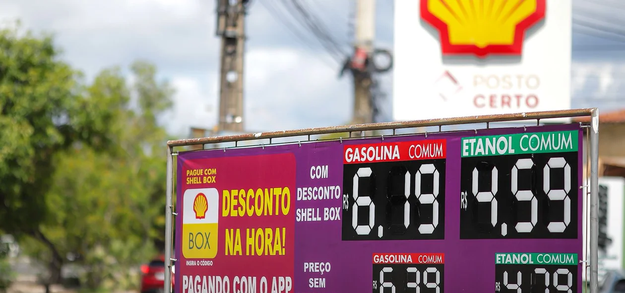 Gasolina comum a R$ 6,39