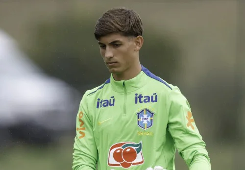 Goleiro Léo Nannetti