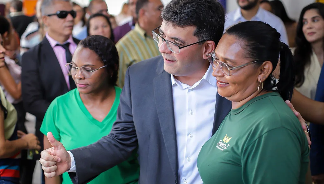 Governador com profissionais da educação
