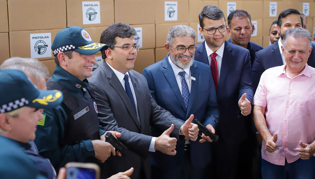 Governador Rafael Fonteles entrega pistolas Glock