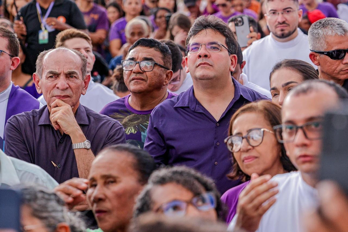 Governador Rafael Fonteles participa da Procissão dos Passos em Oeiras