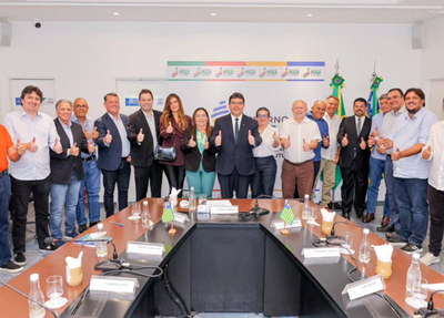Governador Rafael Fonteles se reúne com suplentes de vereadores de Teresina