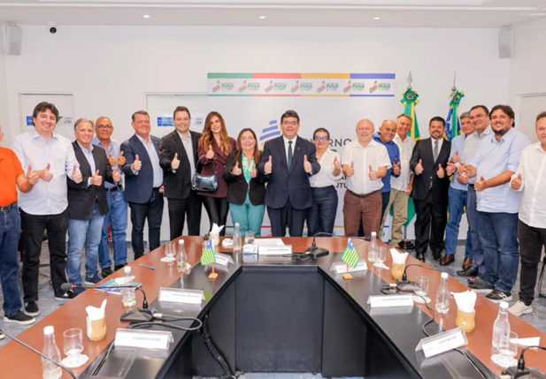 Governador Rafael Fonteles se reúne com suplentes de vereadores de Teresina