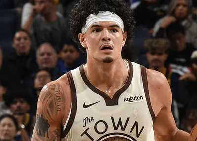 Gui Santos marcou 31 pontos, sua melhor marca na carreira, e ajudou os Warrios vencerem os Nets