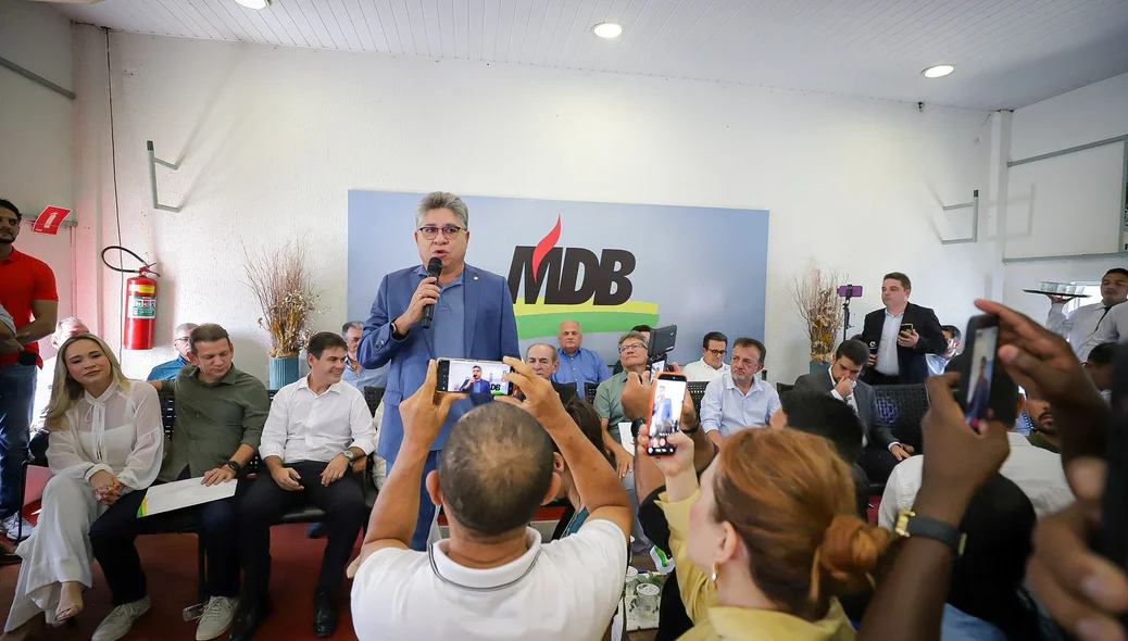 João Mádison discursa