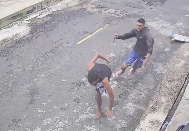 João Pedro foi flagrado por câmeras de segurança cometendo o crime contra Bruno Lima dos Santos