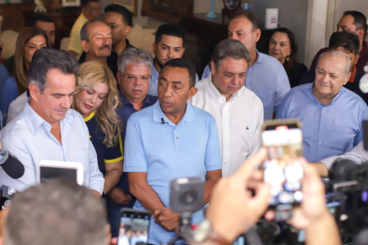 Joel foi anunciado por Ciro como pré-candidato ao governo do estado