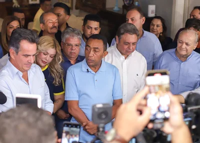 Joel foi anunciado por Ciro como pré-candidato ao governo do estado