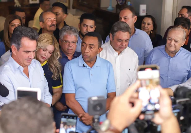 Joel foi anunciado por Ciro como pré-candidato ao governo do estado