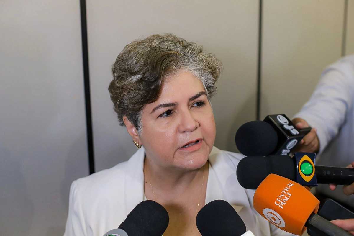 Lúcia Santos