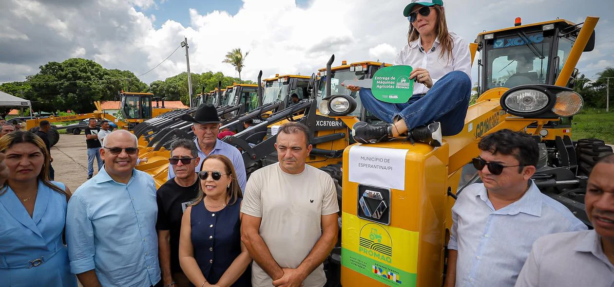 Maquinários entregues pelo deputado