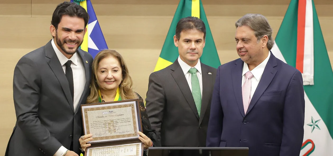 Medalha do Mérito Legislativo concedida a ministra Liana Chaib