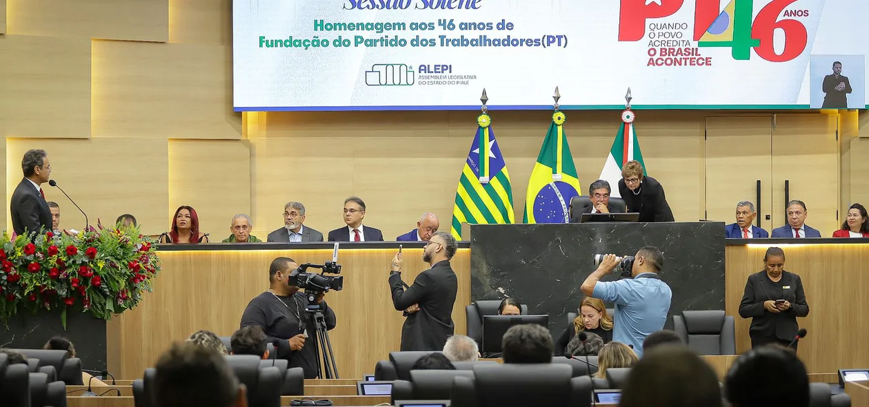 Mesa de honra da solenidade