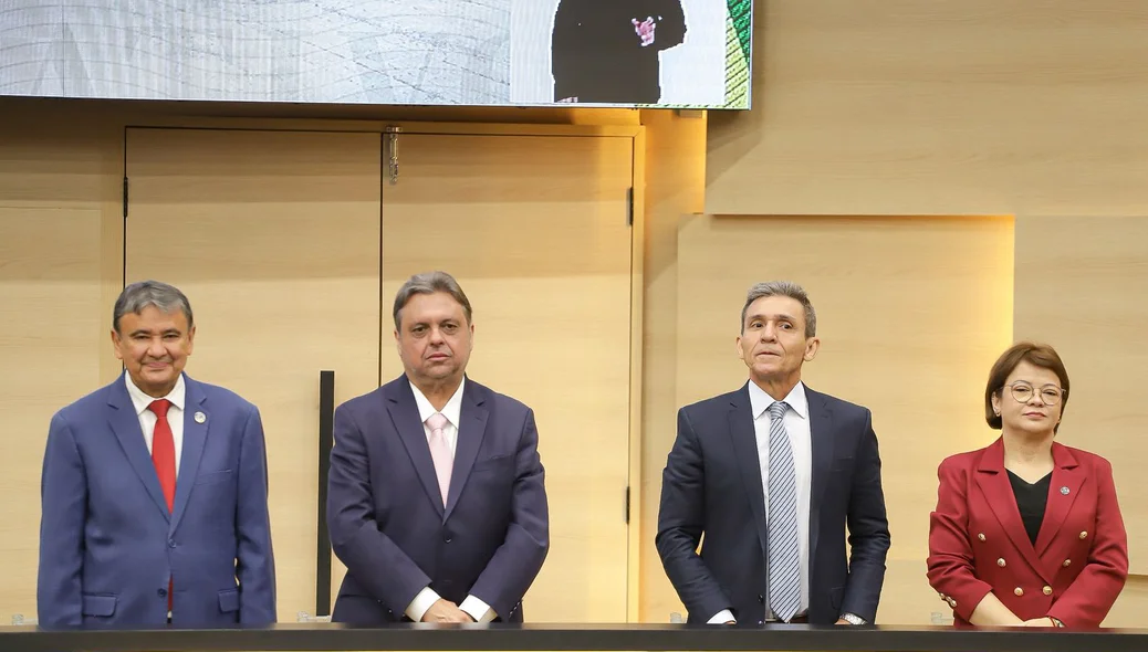 Mesa de honra da solenidade