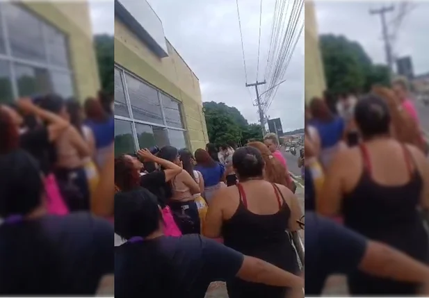 Mulheres enfrentam fila em frente a UBS do Bueno Aires