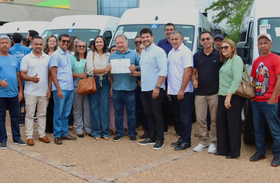 Município de Hugo Napoleão recebe três veículos 0 km para reforçar serviços públicos