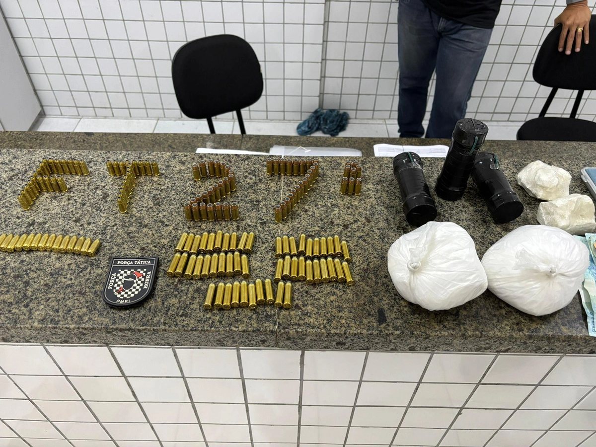 Cocaína e munições apreendidas