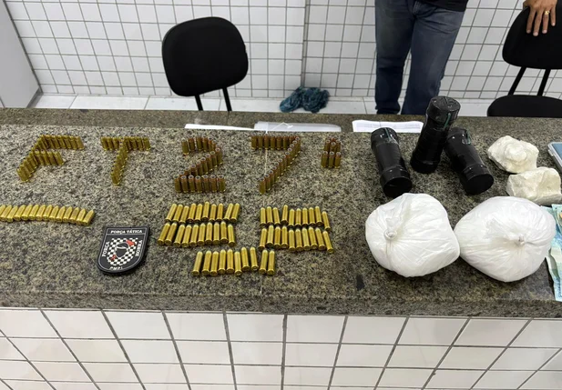 Cocaína e munições apreendidas