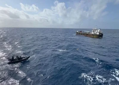 Navio à deriva