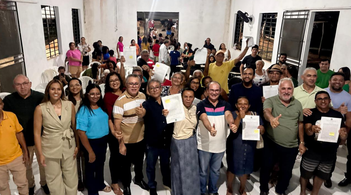 Nazária entrega 115 registros de imóveis na Vila São José e Parque Santa Joana