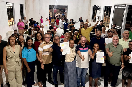 Nazária entrega 115 registros de imóveis na Vila São José e Parque Santa Joana