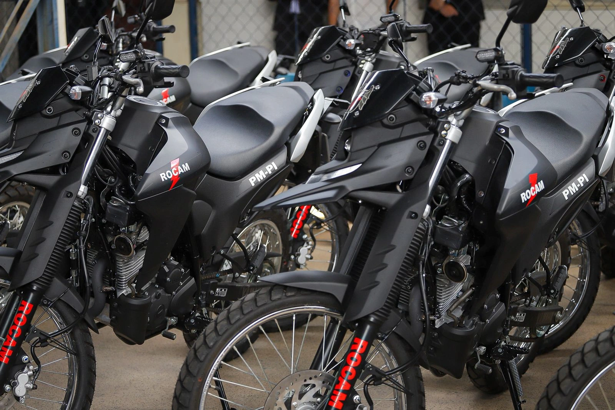 Novas motocicletas para a ROCAM