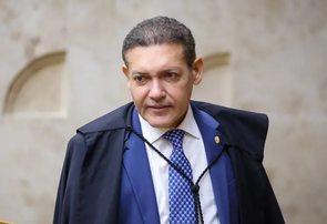 Nunes Marques será relator de ação sobre filme de Bolsonaro no TSE