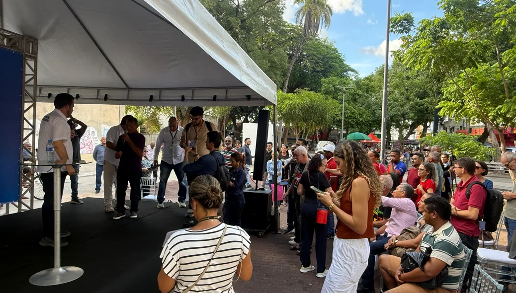 O debate ocorreu na Praça Rio Branco