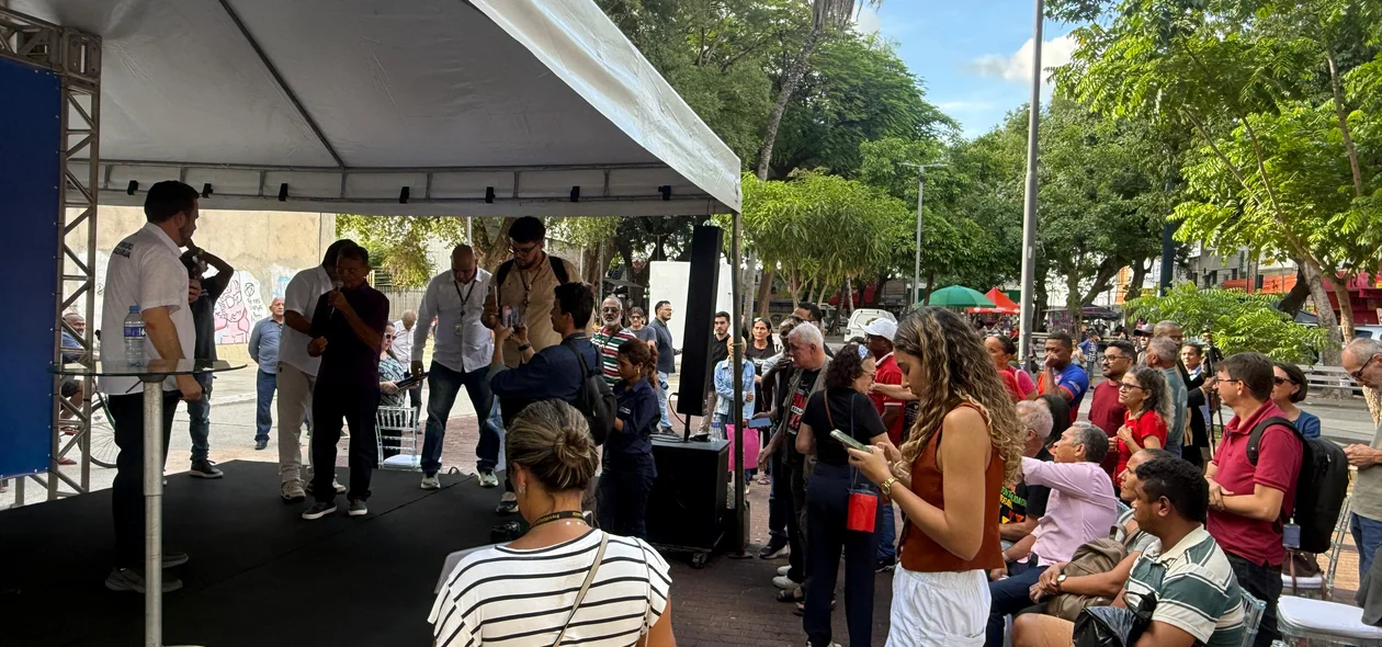 O debate ocorreu na Praça Rio Branco