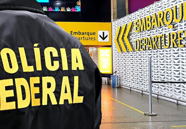 PF prende mulher em flagrante com diversas cápsulas de cocaína