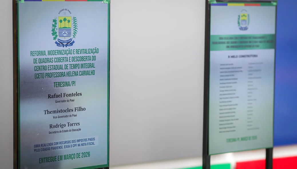 Placa do CETI Professora Helena Carvalho