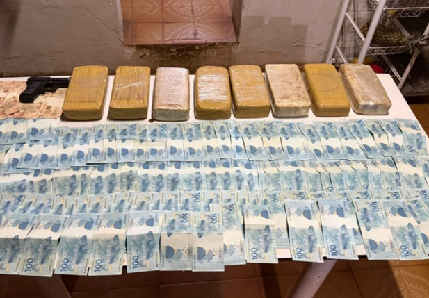 Polícia cumpre nove mandados e apreende drogas em operação