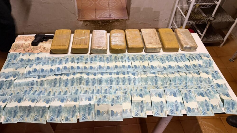 Polícia cumpre nove mandados e apreende drogas em operação