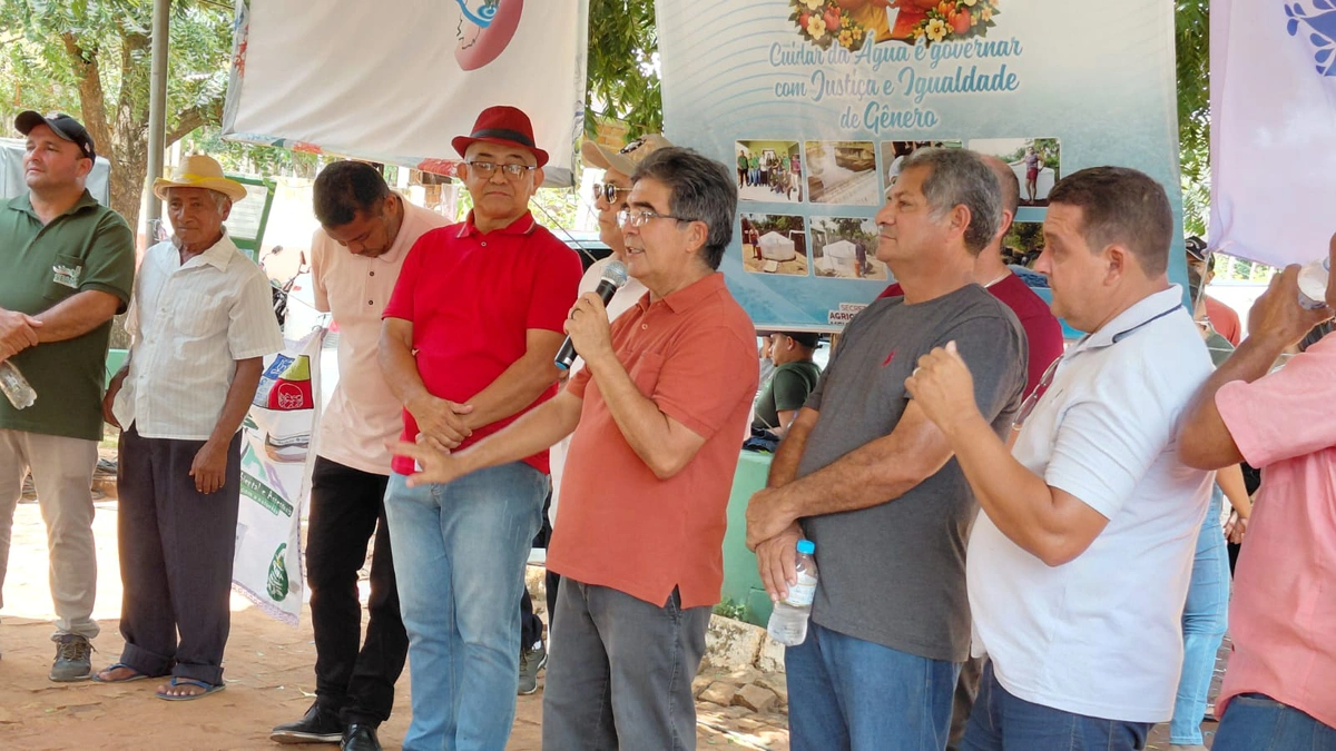 Prefeito Abdoral Melo e deputado Limma entregam cisternas na zona rural de São João do Arraial