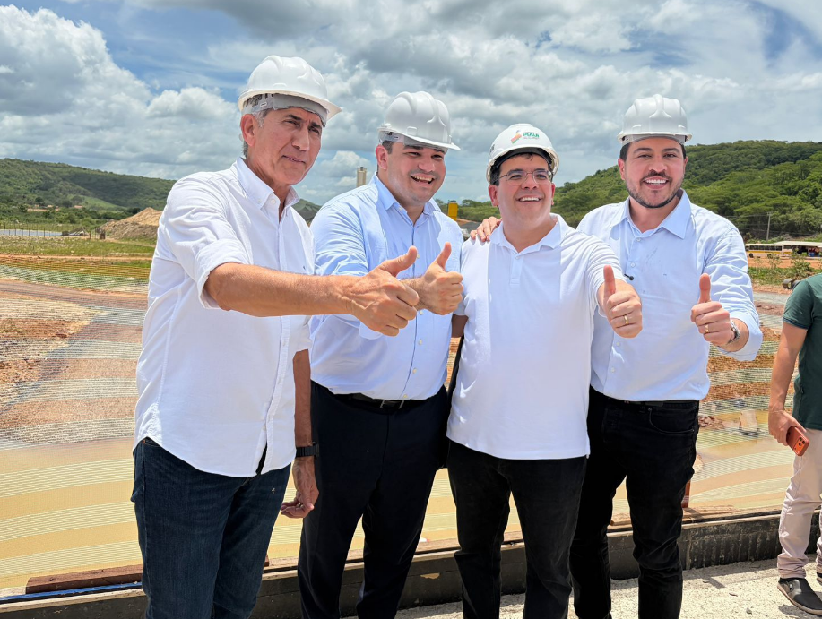 Prefeito Cristiano Britto visita obras da Barragem de Nova Algodões