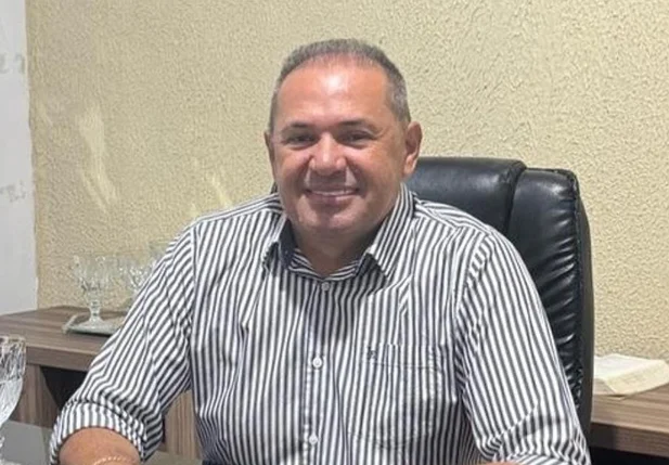 Prefeito de Prata do Piauí, Acelino Mendes de Moura, conhecido como Neto Mendes