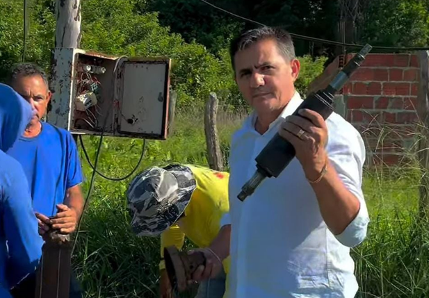 Prefeito Hilton Gomes denuncia abandono da Águas do Piauí em Jatobá