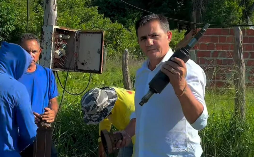 Prefeito Hilton Gomes denuncia abandono da Águas do Piauí em Jatobá