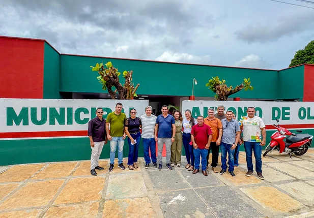 Prefeito João Arilson entrega 4 escolas reformadas e modernizadas em Lagoa de São Francisco